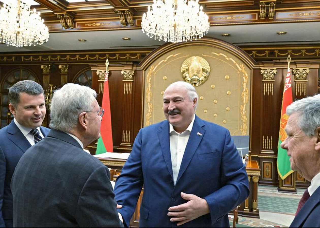 Келлог зустрівся з Лукашенко у Мінську