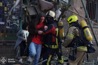 Удар по Києву: зруйнований під'їзд, є загиблі