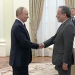 Путін зустрівся з главою МЗС Ірану