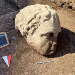У Римі під площею Форуму Траяна знайшли гігантську мармурову голову