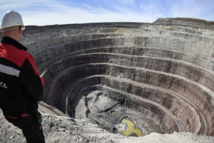 Санкції змусять Росію купувати алмази у самої себе