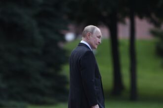 Путін урізав бюджет після падіння нафтових доходів