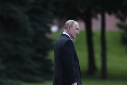 Путін урізав бюджет після падіння нафтових доходів