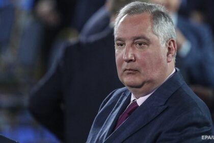 В РФ чиновник погрожує відправити КВК-шників на війну за жарт про нього
