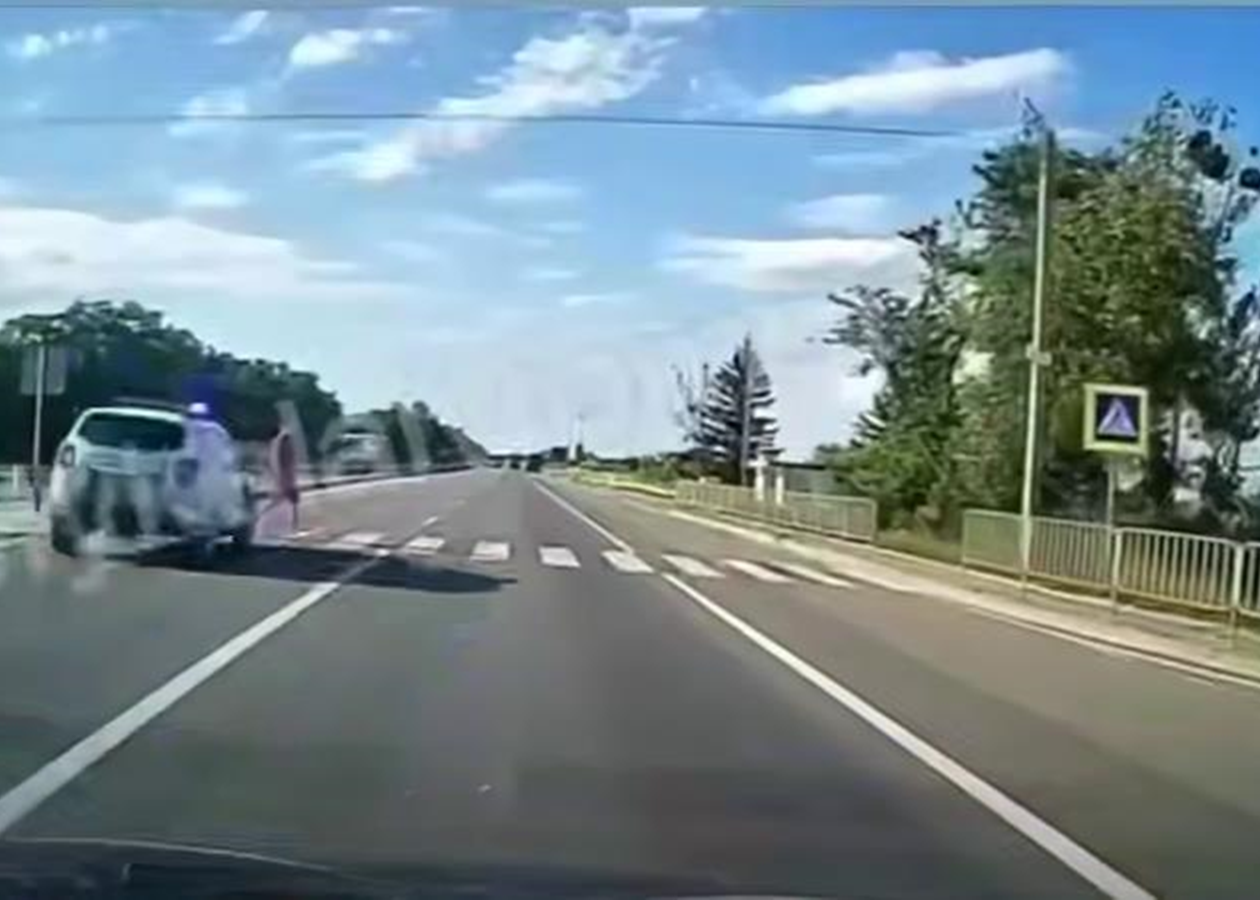 Патрульні збили неповнолітнього на трасі Київ-Чоп
