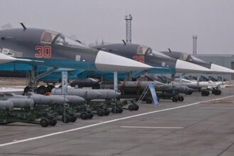 РФ втратила 1000 бійців і чотири літаки - Генштаб