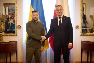 Зеленський нагородив Дуду орденом Свободи