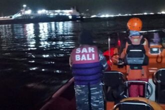Біля берегів Балі затонув пором з 65 людьми