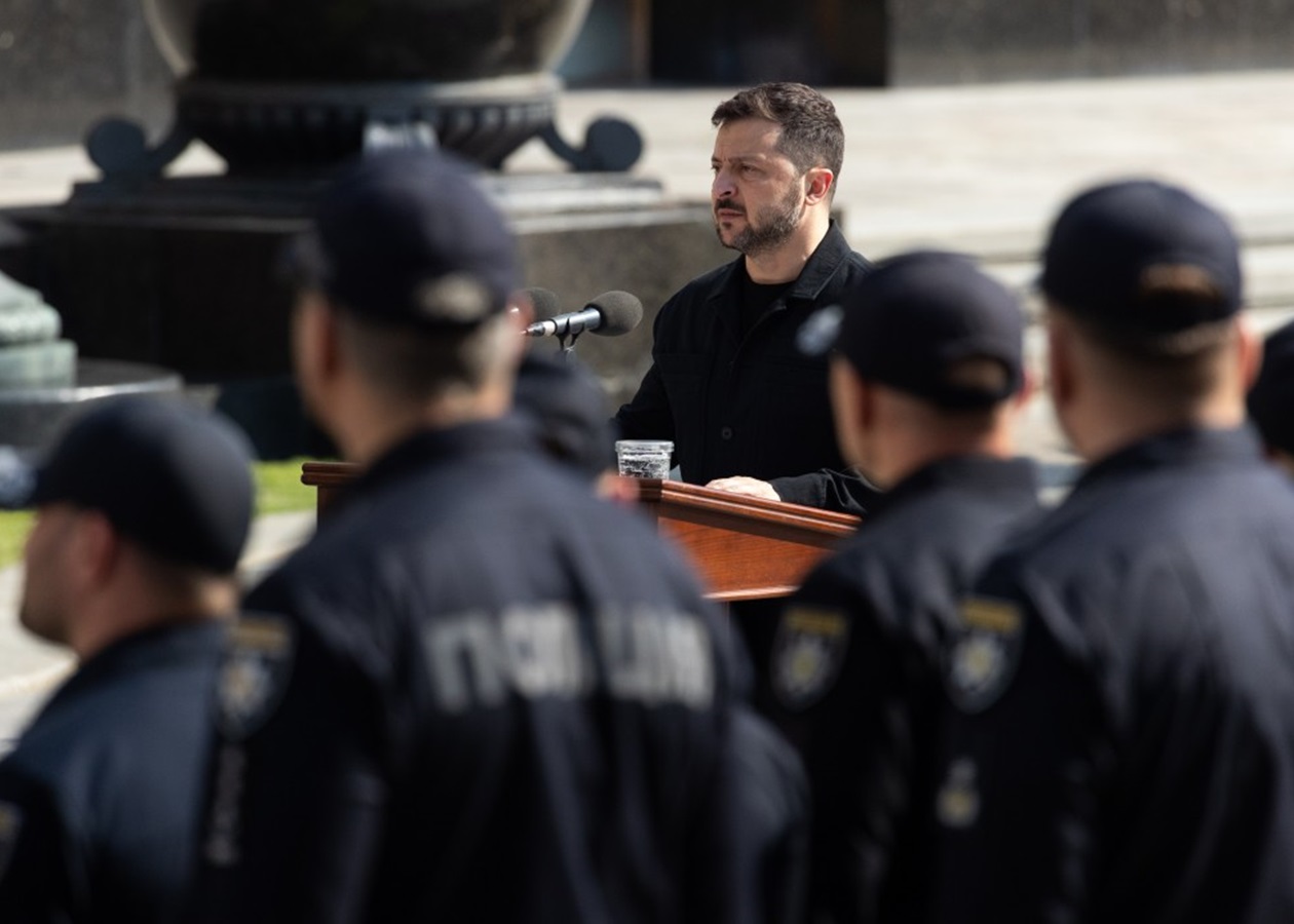 Зеленський вручив держнагороди поліцейським