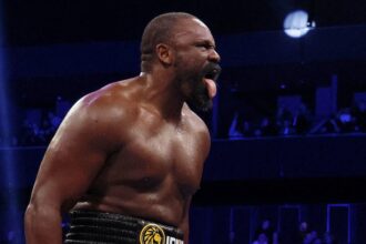 Колишній суперник обох чемпіонів заявив, що не бачить сенсу в трилогії