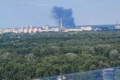 У Києві пролунав вибух на лівому березі, зникло світло