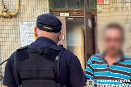 Киянину загрожує до п’яти років за запуск феєрверків з балкона