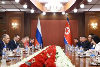 Лавров прибув на переговори у КНДР