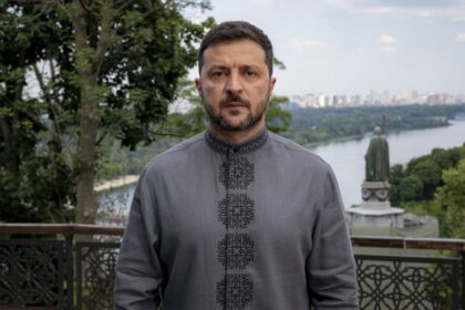 Зеленський привітав українців з Днем Державності
