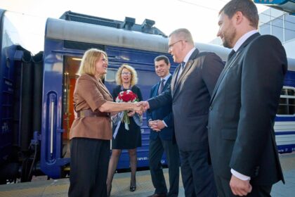 Прем'єр-міністр Латвії приїхала до Києва