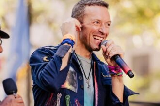 Фронтмен Coldplay випадково розкрив зраду директора компанії