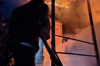 В Одесі палає багатоповерхівка
