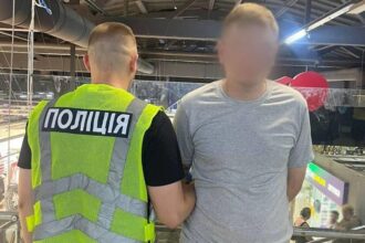 В ТЦ Києва сталася різанина: поліція затримала підозрюваного