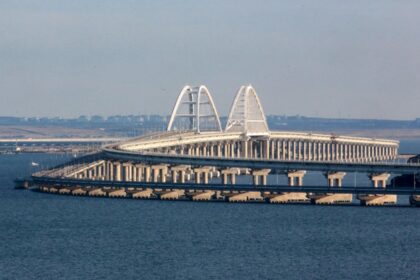 Затор з авто на Кримському мосту встановив рекорд - 22 кілометри
