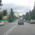 У Рівному п'яний водій врізався в магазин, тікаючи від патрульних
