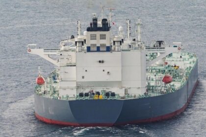 Перший танкер відмовився везти нафту на індійський НПЗ Роснафти