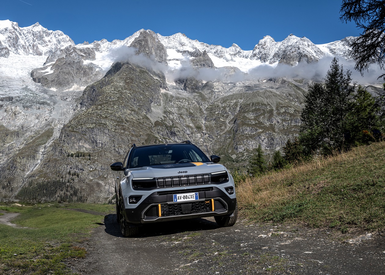 Jeep Avenger досяг 200 тисяч замовлень та отримав повнопривідну версію 4xe