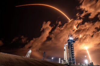 SpaceX запустила у космос 28 супутників Starlink