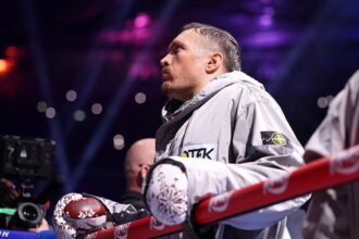 Легендарний чемпіон назвав боксера, здатного здолати Усика