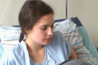 Удар по Києву: дівчина вижила після падіння з 9-го поверху