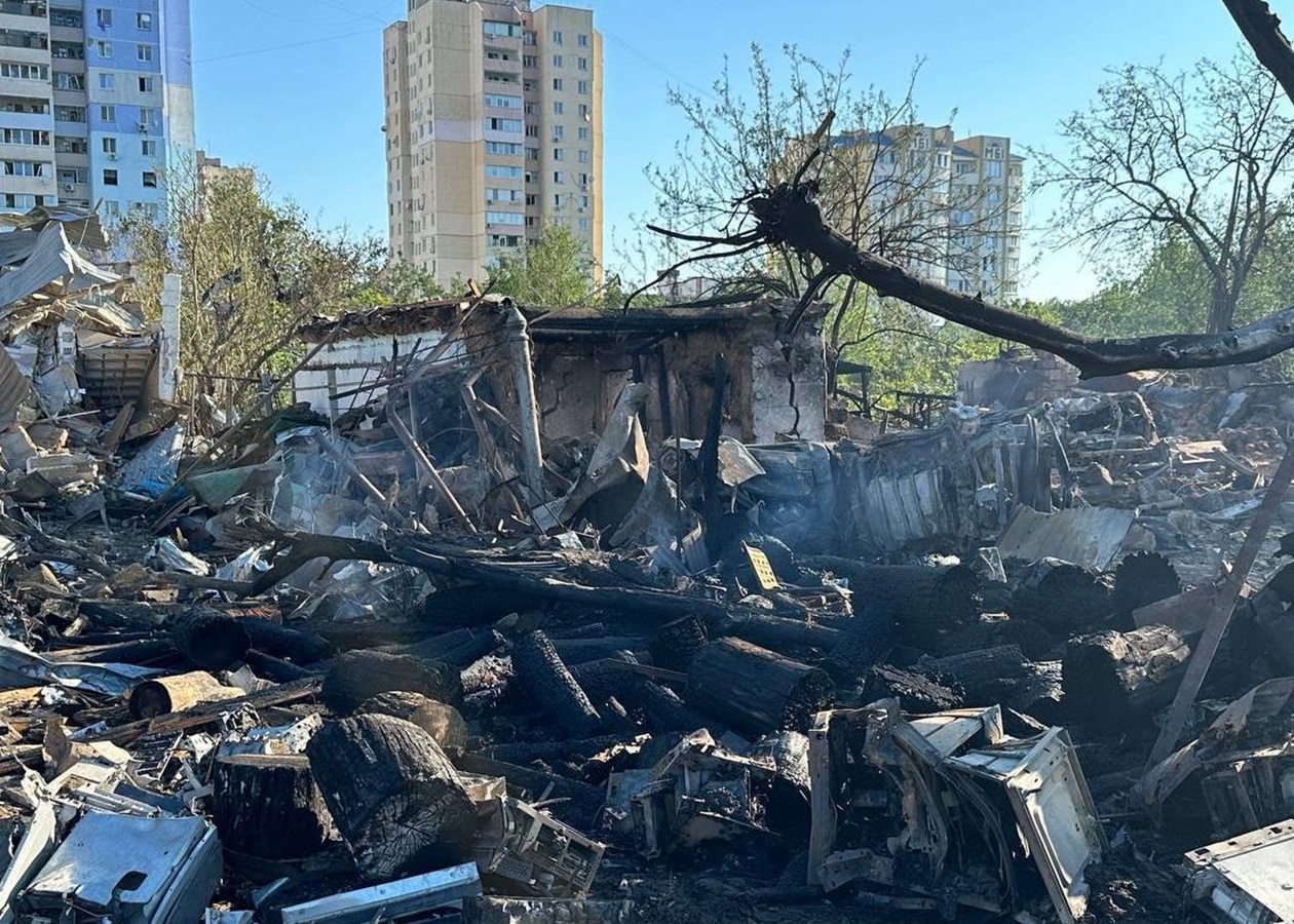 Удар по Миколаєву: з'явились фото наслідків