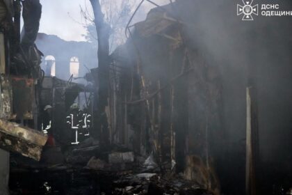 Обстріл Одещини: горіли радіоринок і гуртожиток