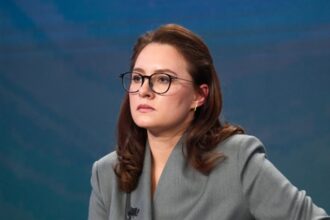 Маєток за 70 млн: Свириденко доручила перевірити митника Комара
