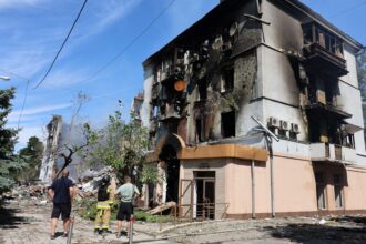 Зруйновано два під'їзди: у Краматорську зросла кількість жертв удару РФ