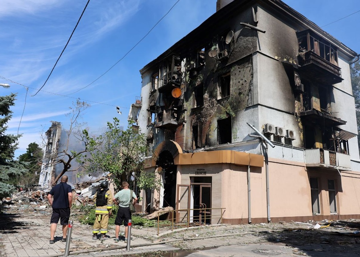 Зруйновано два під'їзди: у Краматорську зросла кількість жертв удару РФ