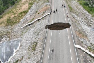 Величезний провал ґрунту відрізав Якутію від решти Росії