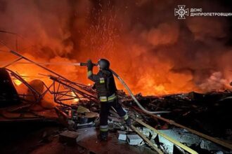 Росіяни атакували дронами Дніпропетровщину: виникли пожежі