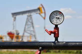 Нафта дешевшає перед самітом на Алясці