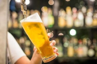 В Україні мережу пивних магазинів викрили на ухиленні від сплати податків