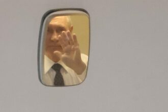 Російський спецборт вилетів у бік Аляски