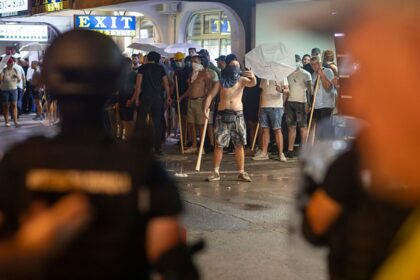 СюжетЕскалація в Сербії: мітинги стають вуличними боями