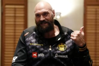 Ф’юрі - про зустріч Усика з Ітаумою: Бій молодого хлопця проти старого