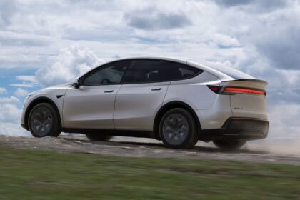 Tesla представила шестимісну версію Model Y у Китаї